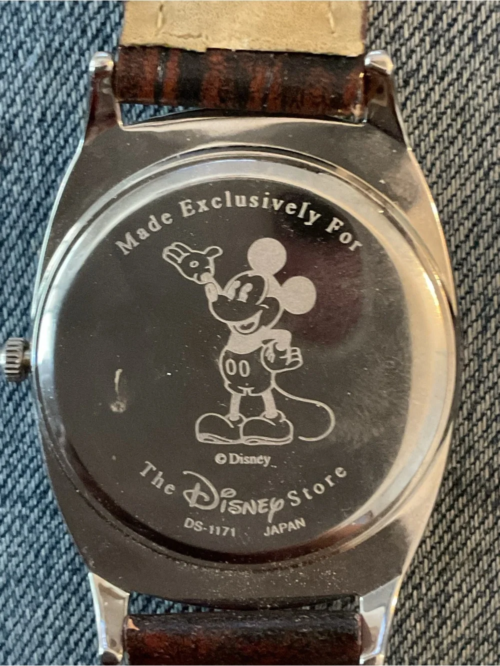 Pristine Disney Rare Donald Duck 65th Anniversary Watch Set - Watch, Yo-yo, Pin